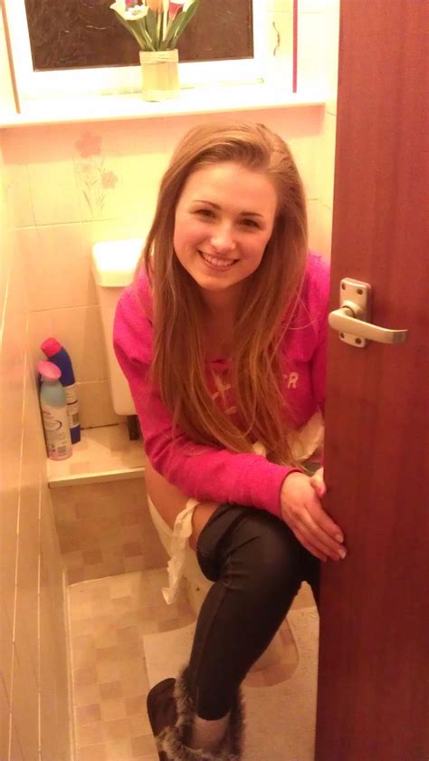 woman pooping in toilet|ToiletSelfieGirls .